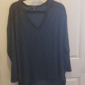 XL NWT Navy Blue V Neck Laila Jayde Sweater